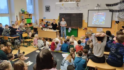 13.1.Horňák čte dětem - knihovnice